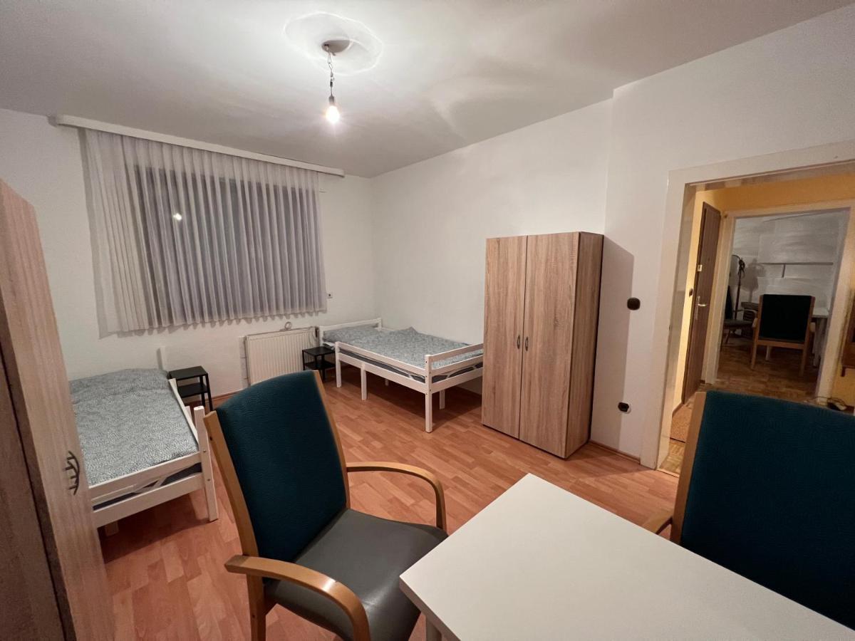 Duisburg Feelhome, Flughafen Nah,3-Schlafzimmer, Dusche Ebenerdig, Zentral, Wifi, Ground Floor Luaran gambar