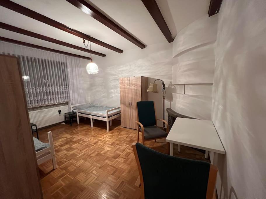 Duisburg Feelhome, Flughafen Nah,3-Schlafzimmer, Dusche Ebenerdig, Zentral, Wifi, Ground Floor Luaran gambar