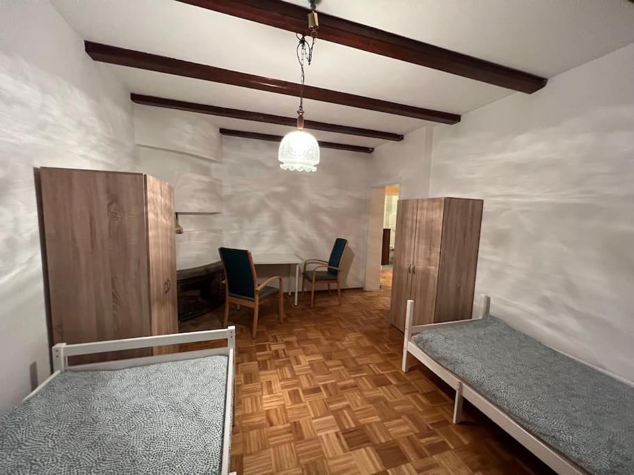 Duisburg Feelhome, Flughafen Nah,3-Schlafzimmer, Dusche Ebenerdig, Zentral, Wifi, Ground Floor Luaran gambar