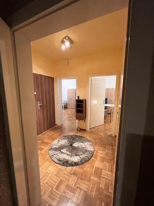 Duisburg Feelhome, Flughafen Nah,3-Schlafzimmer, Dusche Ebenerdig, Zentral, Wifi, Ground Floor Luaran gambar